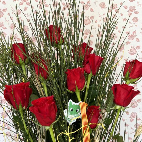bouquet-of-12-red-roses-special-sant-jordi